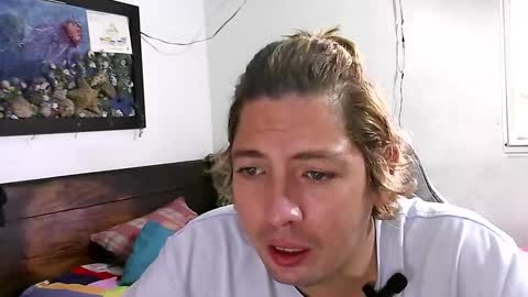 Snapshot of eyesgreenman chatting on December 1, 2025, 3:17 pm eyesgreenman online show from December 1, 2025, 3:17 pm