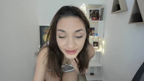 Ask me   online show from February 7, 2025, 6:24 am