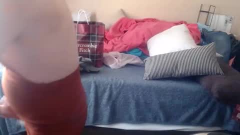 eyeswall0w online show from February 28, 2026, 1:23 pm