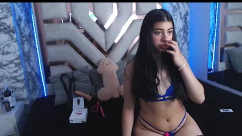 eylin_sofia online show from December 17, 2024, 3:28 am