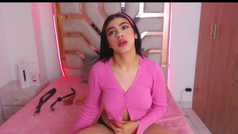 eylin_sofia online show from January 28, 2025, 3:47 am