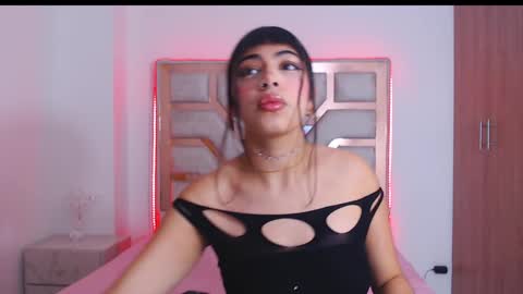 eylin_sofia online show from February 24, 2025, 4:16 am