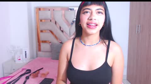eylin_sofia online show from February 28, 2025, 8:53 am