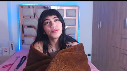 eylin_sofia online show from March 6, 2025, 7:25 am