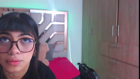 eylin_sofia online show from March 10, 2025, 4:38 am