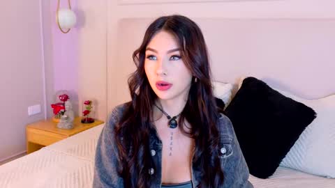 eymicooper online show from January 14, 2026, 6:57 pm