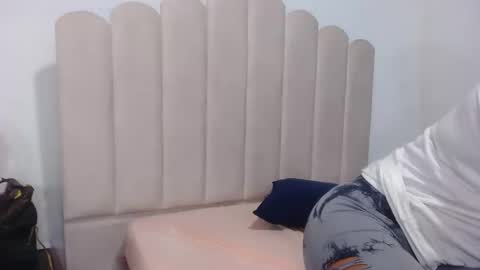 eymytastty online show from November 13, 2025, 8:41 pm