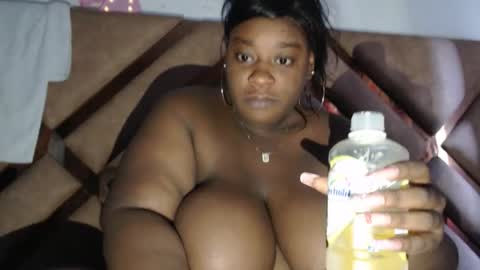 eyshaexotii online show from December 21, 2025, 1:51 pm