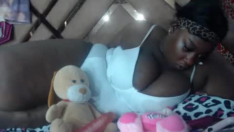 eyshaexotii online show from February 20, 2026, 8:53 pm