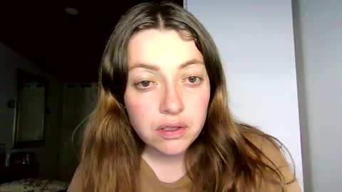 Snapshot of ezlngirl chatting on April 21, 2026, 2:51 am Aimee online show from April 21, 2026, 2:51 am