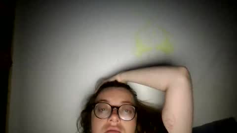 Snapshot of ezlngirl chatting on May 13, 2026, 8:01 am Aimee online show from May 13, 2026, 8:01 am