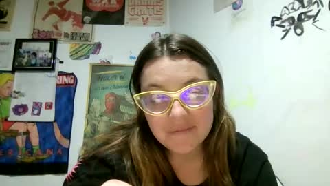 Snapshot of ezlngirl chatting on May 19, 2026, 6:09 am Aimee online show from May 19, 2026, 6:09 am