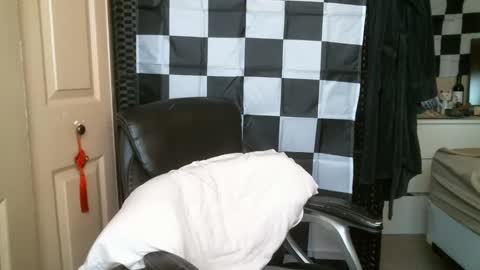 Snapshot of ezra_naamah chatting on January 15, 2025, 6:29 pm Ezra Naamah online show from January 15, 2025, 6:29 pm