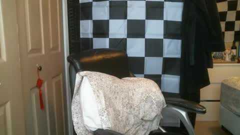 Snapshot of ezra_naamah chatting on February 28, 2025, 5:48 pm Ezra Naamah online show from February 28, 2025, 5:48 pm