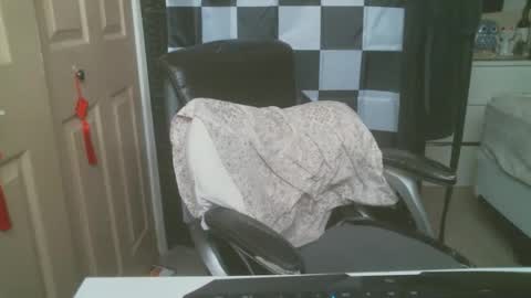 Snapshot of ezra_naamah chatting on March 6, 2025, 9:42 pm Ezra Naamah online show from March 6, 2025, 9:42 pm