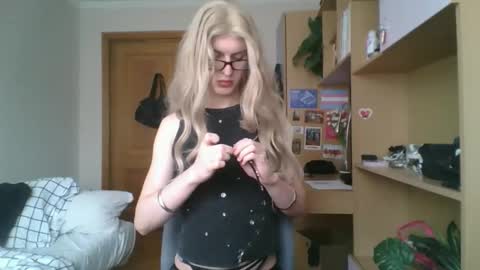 Snapshot of ezrafindom chatting on March 2, 2026, 7:09 am Ranya online show from March 2, 2026, 7:09 am