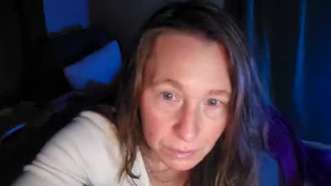 FabOmobono online show from February 21, 2025, 5:35 am