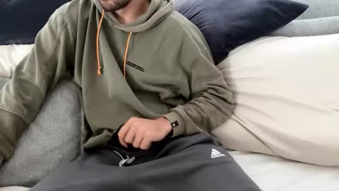 Snapshot of fabian_196 chatting on October 23, 2025, 10:58 am Call me bitch online show from October 23, 2025, 10:58 am