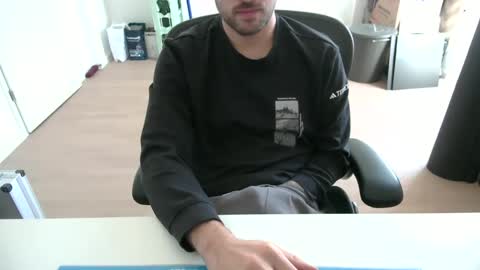 Snapshot of fabian_196 chatting on November 13, 2025, 11:09 am Call me bitch online show from November 13, 2025, 11:09 am