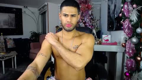 Snapshot of fabilatindick20 chatting on December 5, 2024, 6:54 am Fabian online show from December 5, 2024, 6:54 am