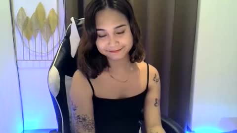 fabulous_cristy24 online show from October 13, 2025, 2:28 pm