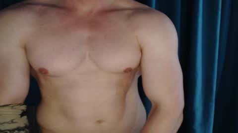 facelessmuscle online show from July 28, 2026, 10:42 pm