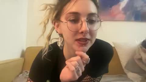 Snapshot of faexoxoxo chatting on October 4, 2025, 12:41 am Fae online show from October 4, 2025, 12:41 am