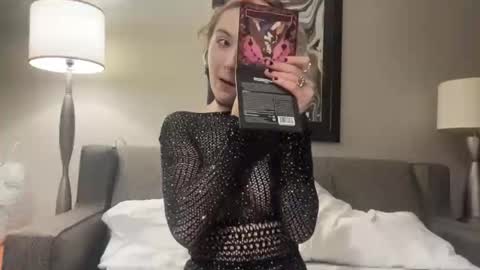 Snapshot of faexoxoxo chatting on October 12, 2025, 10:47 am Fae online show from October 12, 2025, 10:47 am