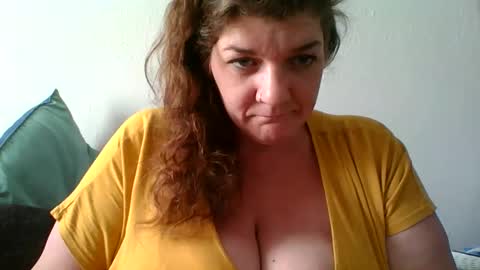 Snapshot of faidramae chatting on January 3, 2025, 8:32 pm faidra mae online show from January 3, 2025, 8:32 pm