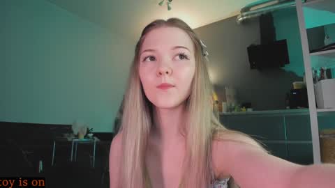 fairy_casey online show from December 3, 2024, 8:06 pm