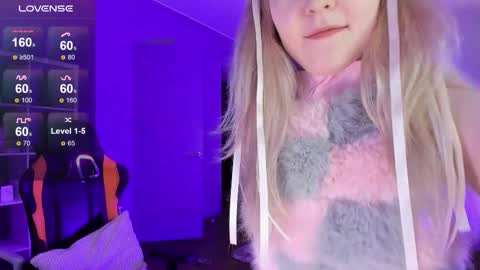 fairy_casey online show from November 25, 2025, 7:14 pm