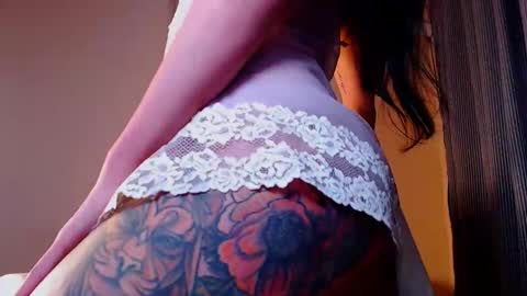 Elli  online show from September 15, 2025, 12:43 am