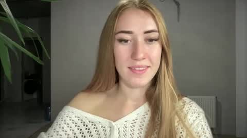 fairy_face online show from September 19, 2025, 6:41 pm
