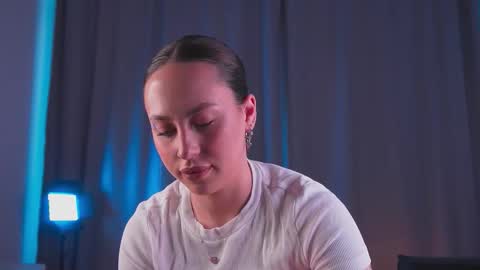 fairy_nine online show from October 6, 2025, 4:21 am