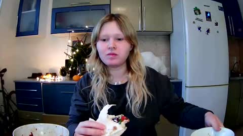 Snapshot of fairydreams_ chatting on December 23, 2024, 11:47 am Arisha online show from December 23, 2024, 11:47 am