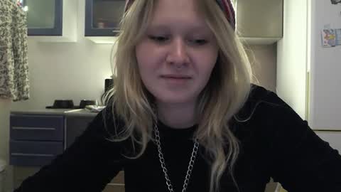 Snapshot of fairydreams_ chatting on October 18, 2025, 3:13 pm Arisha online show from October 18, 2025, 3:13 pm