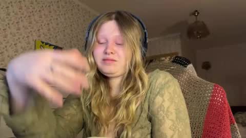 Snapshot of fairydreams_ chatting on February 4, 2026, 8:58 pm Arisha online show from February 4, 2026, 8:58 pm
