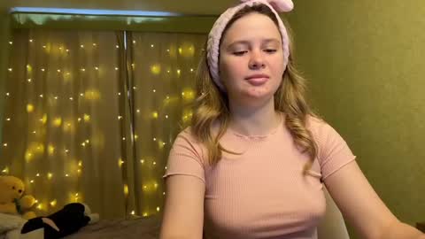 Ilona online show from December 25, 2024, 7:35 am