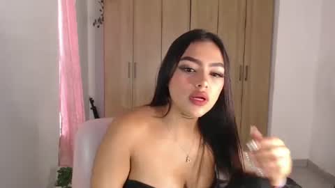 Snapshot of fairylatin chatting on February 5, 2025, 10:33 pm fairylatin online show from February 5, 2025, 10:33 pm