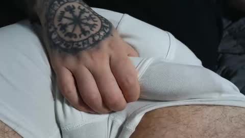 falcon120 online show from April 11, 2026, 4:44 pm