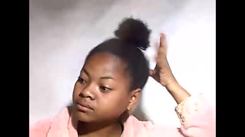 falielyse online show from September 15, 2025, 3:28 am