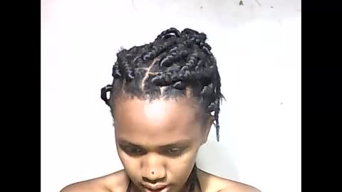 falielyse online show from September 17, 2025, 5:20 am