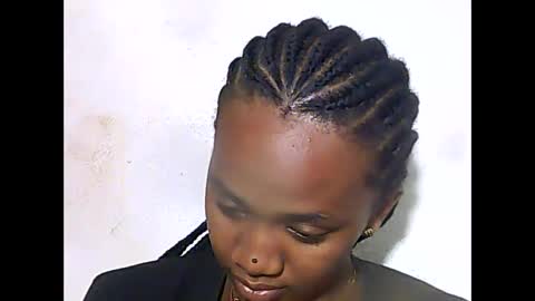 falielyse online show from October 8, 2025, 8:28 pm