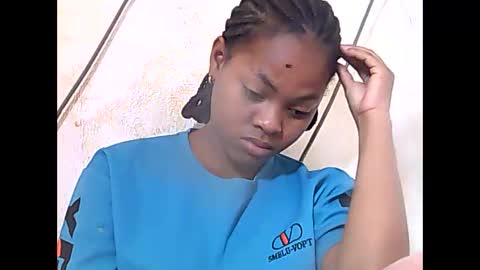 falielyse online show from October 9, 2025, 8:34 am