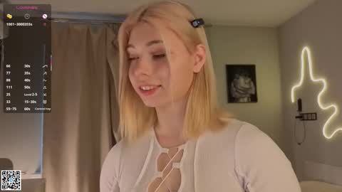 Snapshot of falinegelling chatting on October 30, 2025, 4:14 am Emilia online show from October 30, 2025, 4:14 am