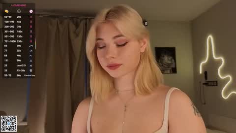 Snapshot of falinegelling chatting on November 2, 2025, 4:26 am Emilia online show from November 2, 2025, 4:26 am