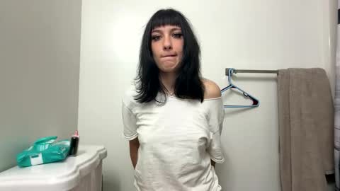 Lilly online show from November 26, 2025, 3:18 am