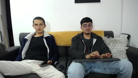 Snapshot of fallgays chatting on December 22, 2024, 1:23 am FallGays online show from December 22, 2024, 1:23 am