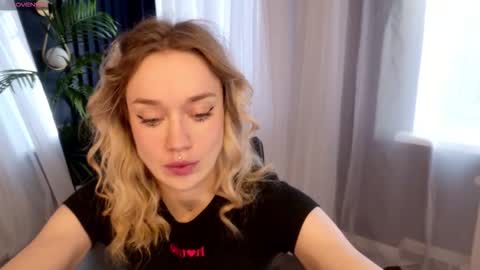 fancyamelia online show from October 21, 2025, 12:50 pm