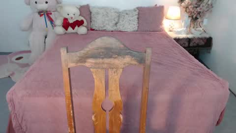 Layla online show from December 29, 2024, 1:38 pm